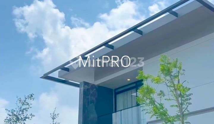 Rumah VILLA Kolam Renang Kota Baru Parahyangan Bandung