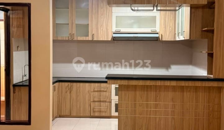 Rumah 2 Lantai Sejuk Dan Asri Di Komplek Antapani