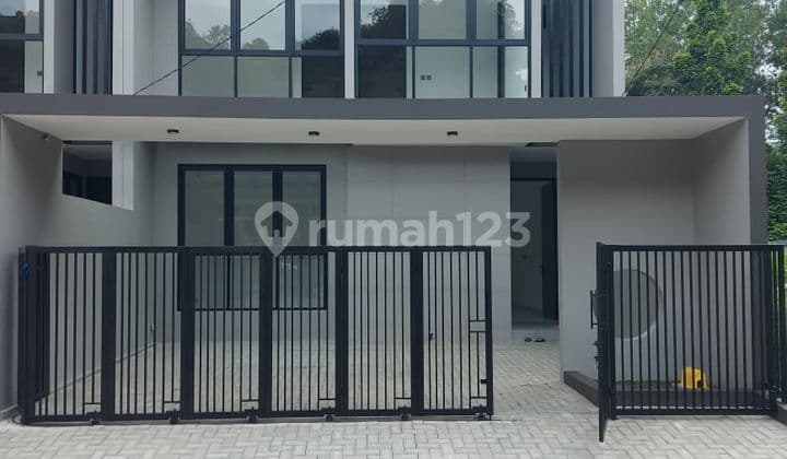 Rumah Baru 2 Lantai Sayap Setiabudi Bandung