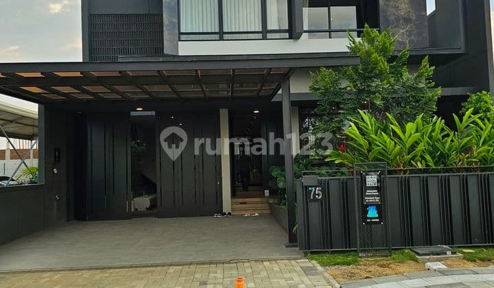 Rumah Minimalis Modern Kolam Renang Kota Baru Parahyangan