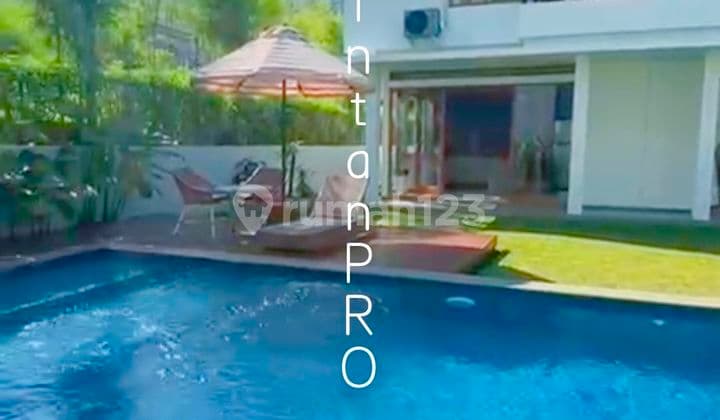 Rumah Mewah Kolam Renang Dago Pakar Bandung