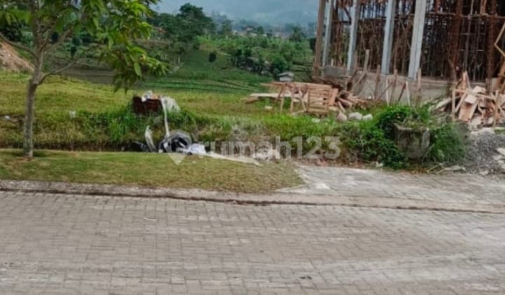 Tanah Kavling Siap Bangun View Danau Kota Baru Parahyangan