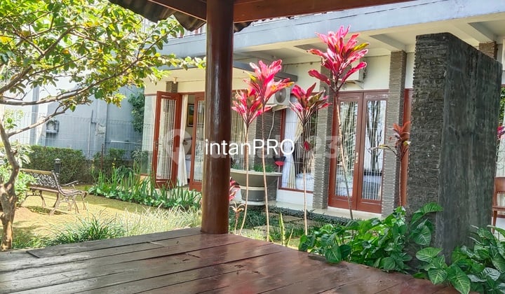 Rumah Villa 2 Lantai View City Dan Kebun Taman Dago Pakar Bandung
