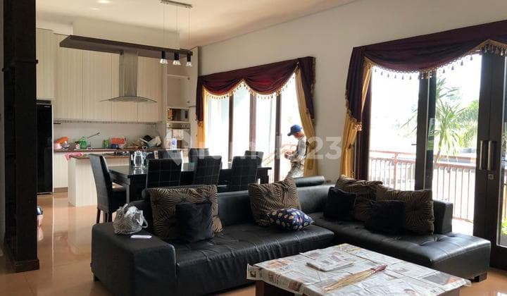 Disewakan rumah mewah Kota Baru Parahyangan