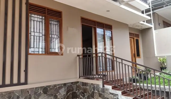 Rumah Modern Bagus di Ciwaruga