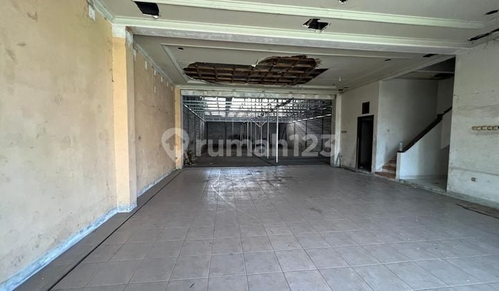 Shop House/ Warehouse On Gunung Batu Main Road, Very Strategic and Busy Location.