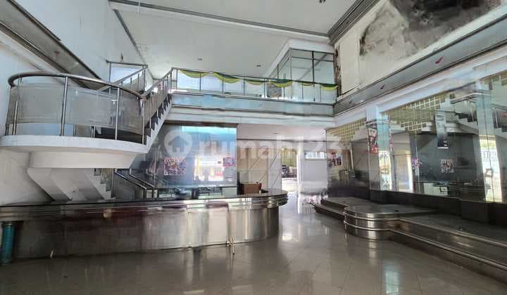 Dijual Ruang Usaha Hitung Tanah Mainroad A.yani ( Sangat Strategis)