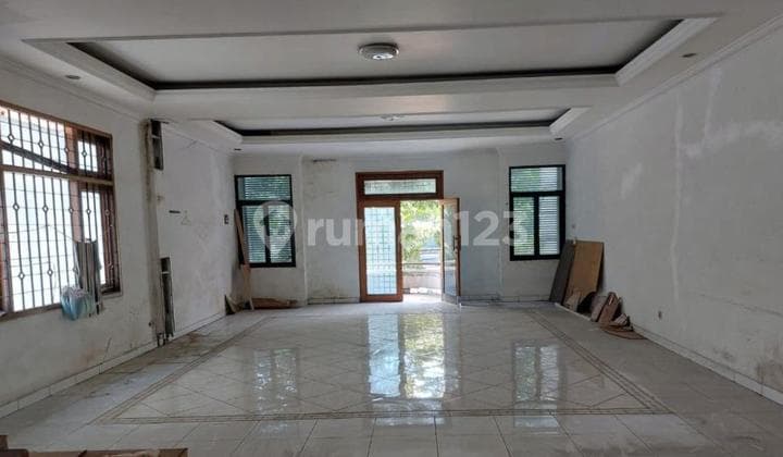 Dijual/Disewakan Ruko Jln. Moh. Toha 3 Lantai