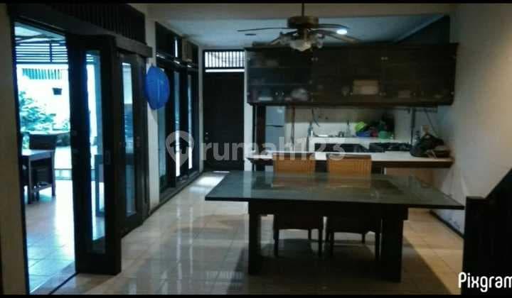 Dijual Rumah Luas di Tengah Kota (Turangga)