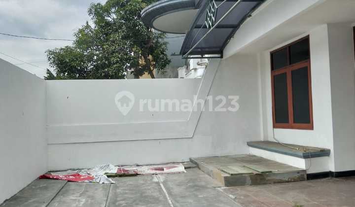 Rumah 2 Lantai Siap Huni di Komplek Dadali Bandung