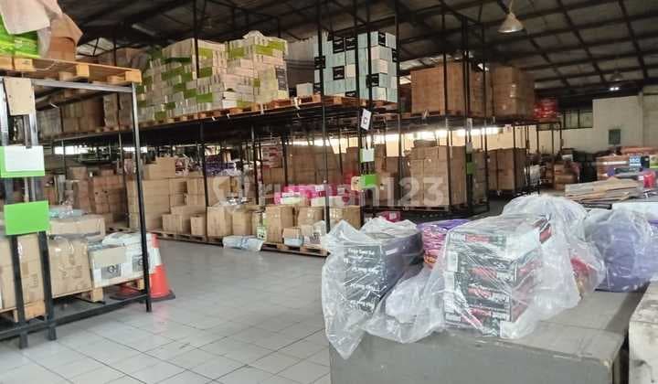 Strategic 2-Story Warehouse Building on Caringin Street, Bandung