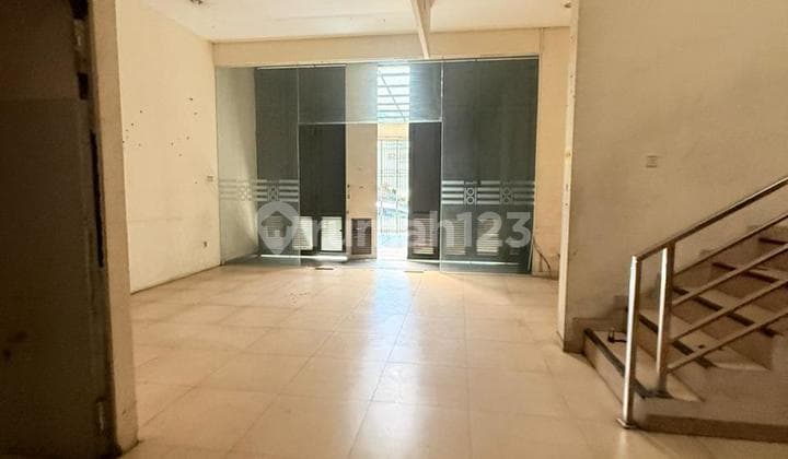 Ruko 3 Lantai Strategis di Mainroad Moh Toha Dekat Bkr