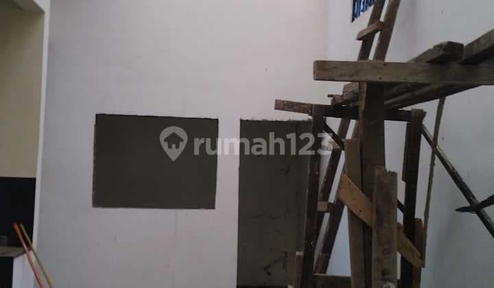 Rumah Belum Selesai Renovasi di Taman Kopo Indah 1