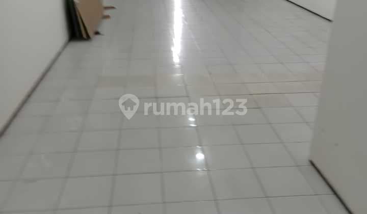 Strategic 3-Storey Shophouse in Pasirkaliki Bandung