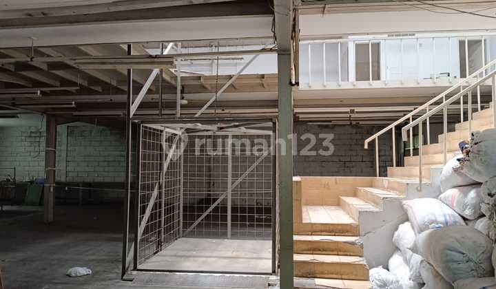 Tanah dan Bangunan Usaha Konveksi Aktif di Kopo Bihbul Bandung