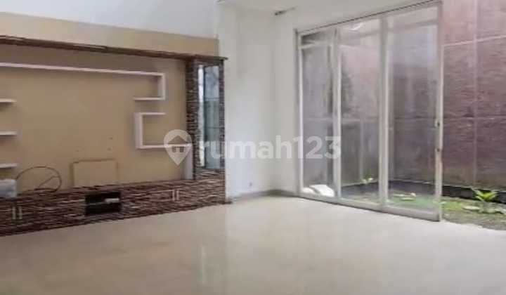 2-Story House in Mekar Wangi Complex, Bandung