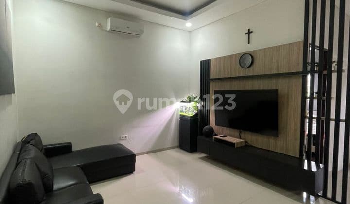 Rumah Minimalis Nyaman Siap Huni di Taman Holis Indah