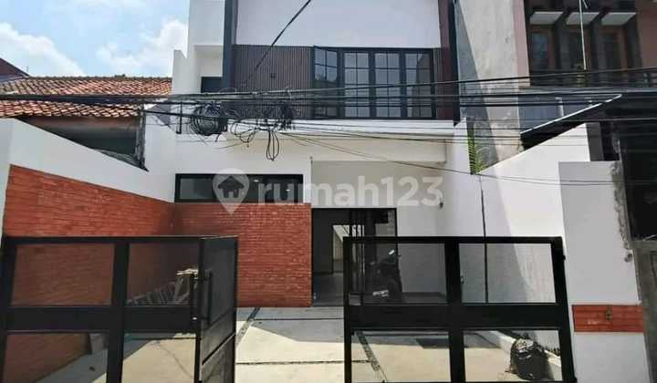Rumah Baru Modern Tropis 2 Lantai di Antapani