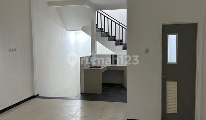 Ruko 3 Lantai Siap Pakai Strategis di Karapitan Bandung