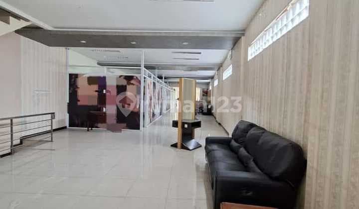 Ruang Usaha Strategis Area Komersil di Sayap Riau Bandung