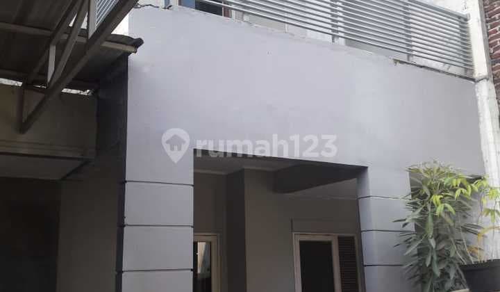 Comfortable Minimalist House in Pasadena Complex Bandung