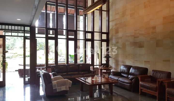 Rumah Mewah Luas Furnished di Area Setiabudi Bandung