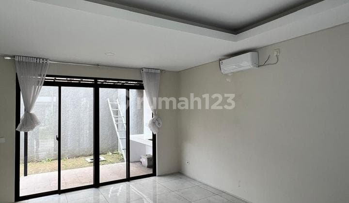 Minimalist 2-Story House in Kbp Tatar Simakirana