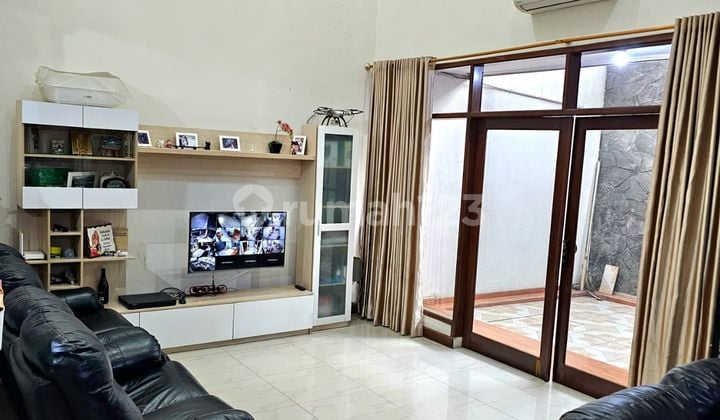 Rumah Siap Huni 2 Lantai di Taman Holis Indah