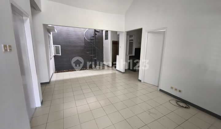 Rumah 2 Lantai Siap Huni di Banyak Sumba Kbp