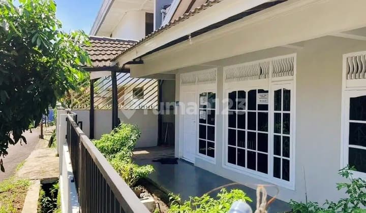 Newly Renovated 2-Story House Ready in Salendro Turangga, Bandung