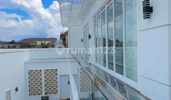 Nice Semi-Furnished Main Road House in Batununggal