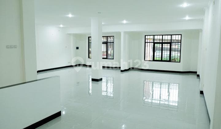 Ruko 2 Lantai Dipinggir Jalan Kalimalang