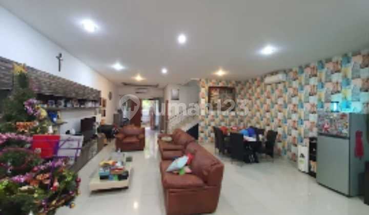 DISEWA RUMAH SIAP HUNI FULL FURNISHED TAMAN SURYA 5