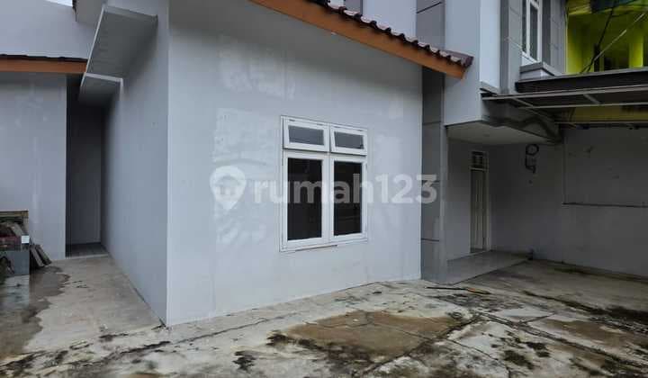 Dijual Rumah Hook Taman Palem Lestari Cengkareng Jakarta Barat