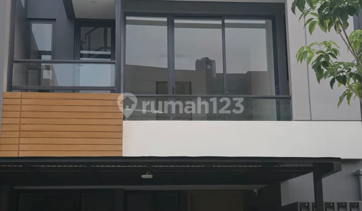 Rumah 3 Lantai Disewakan Dilokasi BSD City