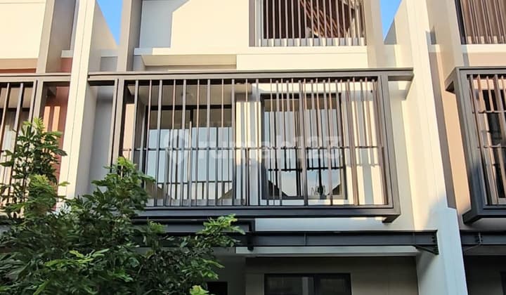 Rumah 2 Lantai Disewakan Leonora Gading Serpong