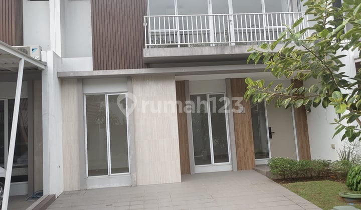 Rumah Mewah Disewakan Cluster Nara Village Gading Serpong