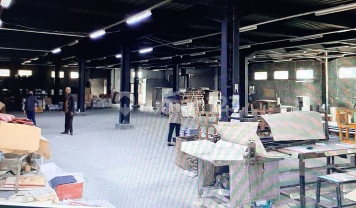 Nice warehouse, strategic location in the city