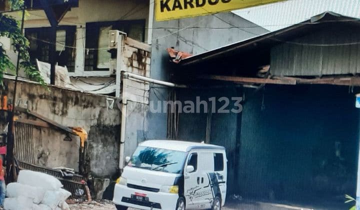 Gudang Kertas di Palmerah Barat