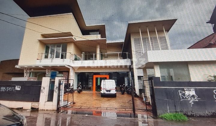 Rumah cantik tanah sangat luas di Kota Depok