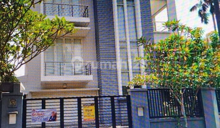 Rumah Mewah 3 Lantai Sentul