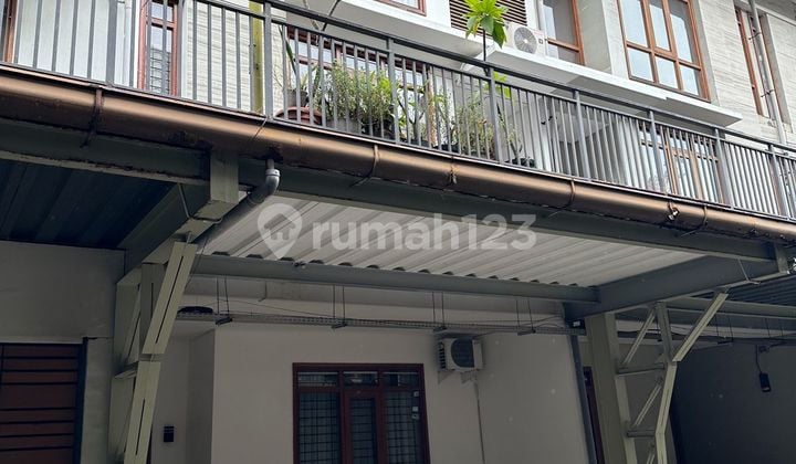 Rumah dengan Banyak Fasilitas dan Ada Swimming Pool di Istana Pasteur Regency, Pasteur