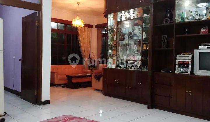 Rumah Area Kota Aman Nyaman di Rajawali