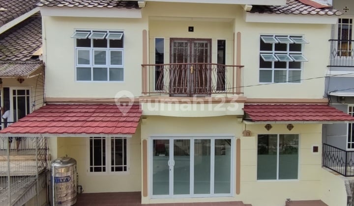 Rumah Cantik Siap Huni di Green Apple