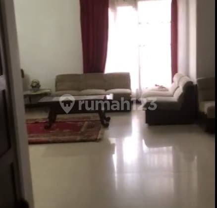 The house is located in a comfortable and lush residential complex in Martanegara, Sayap Buah Batu.