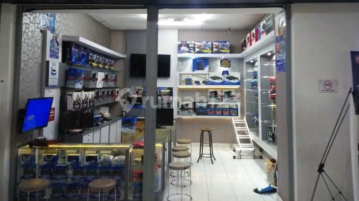 Kios Berada di Lokasi Strategis di Bandung Electronic Center / BEC Kios Berada di Lokasi Strategis di Bandung Electronic Center / BEC