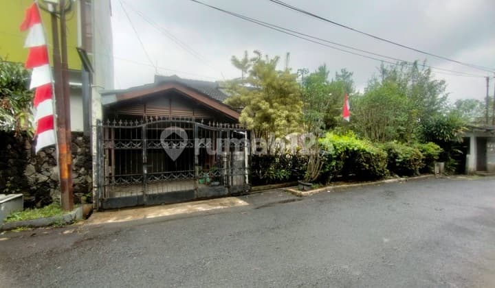 Rumah Luas Kawasan Asri di Akses Jalan 2 Mobil di Ligar Raya, Cibeunying