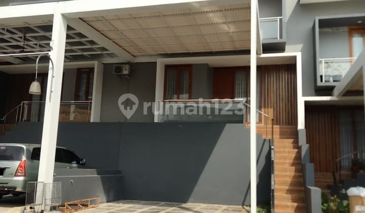 Rumah Modern Dekat Taman Bermain di Bali Garden City View, Awiligar