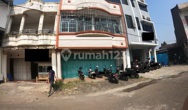 Ruko Lokasi Strategis Dekat Pusat Keramaian di Taman Mutiara, Cimahi