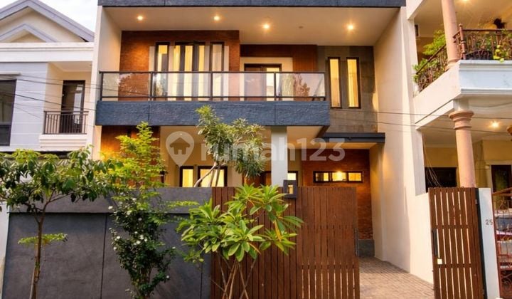 Rumah Baru Siap Huni Depan Fasum Taman di Kelapa Gading